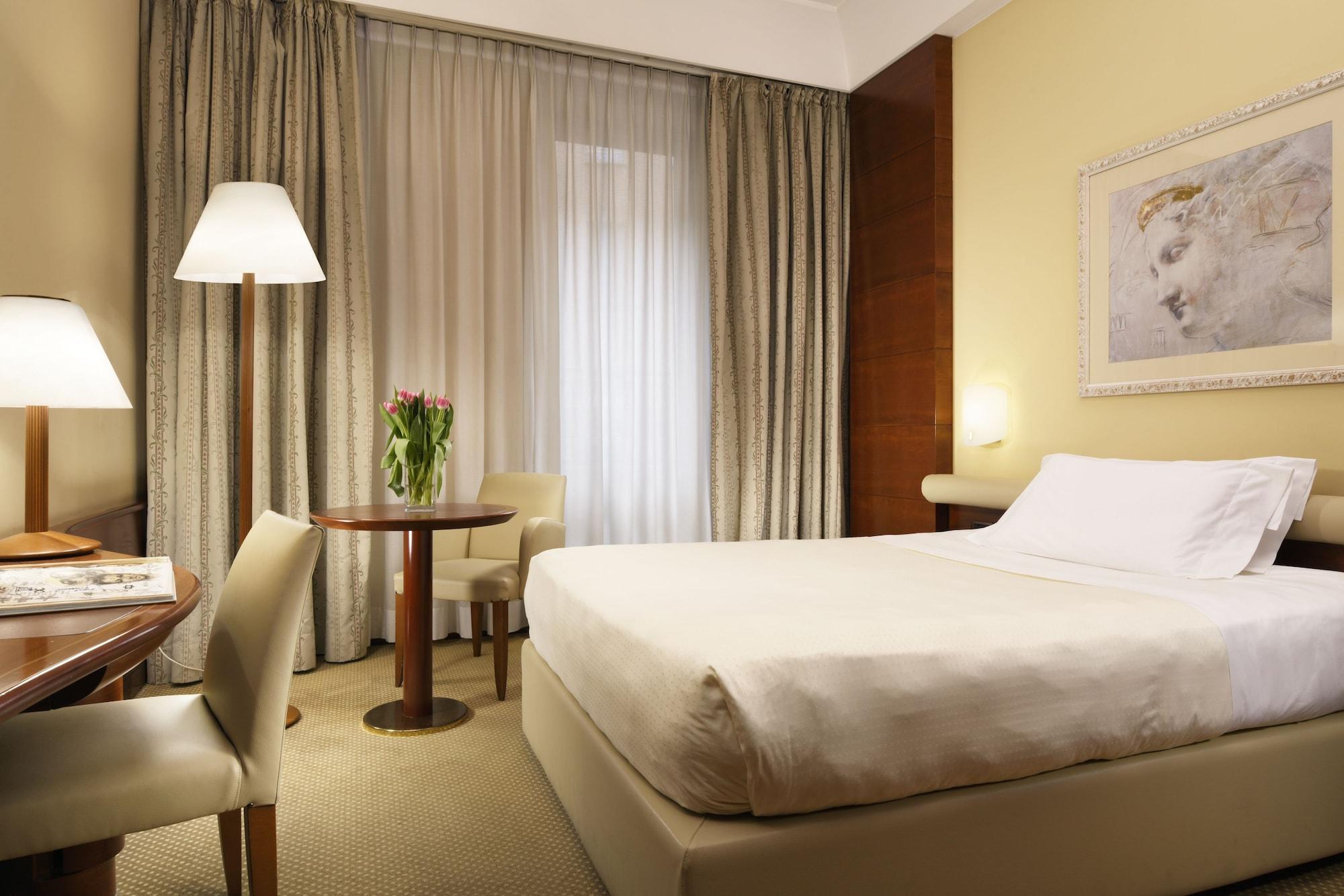 Una Hotels Cusani Milano Bagian luar foto