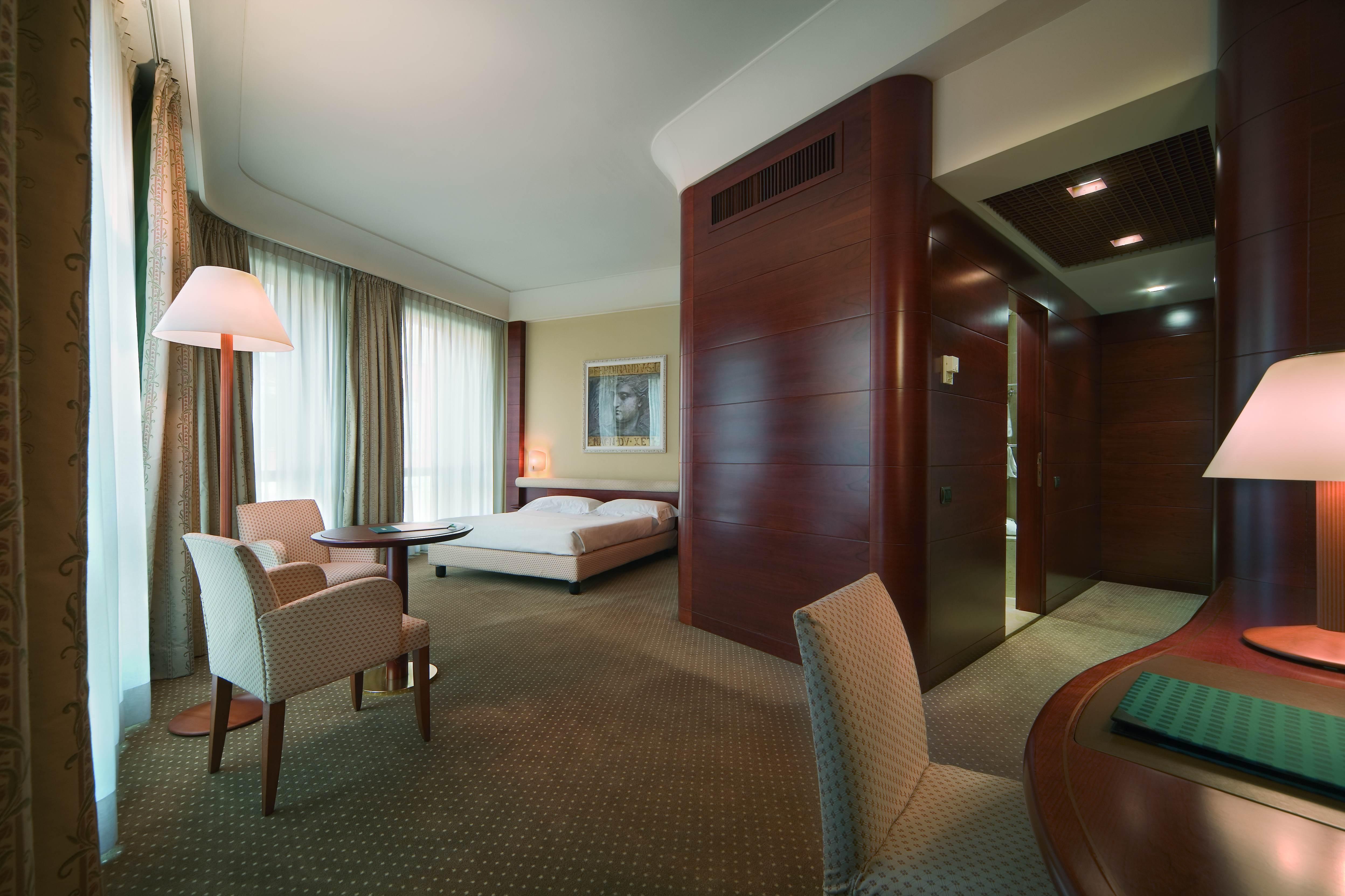 Una Hotels Cusani Milano Bagian luar foto